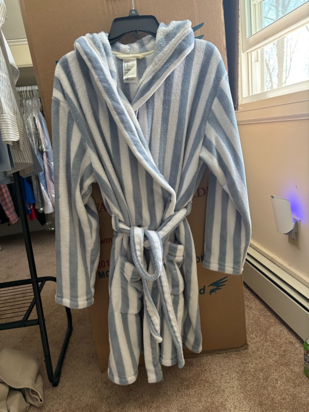 Short Plush Hooded Bathrobe - Light Blue & White Stripes size M/L